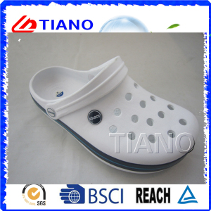 Hot Sale Fashion Simple EVA Men Clogs (TNK40079)